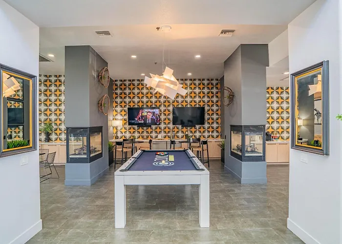 Stadium District Retreat Pool Gym & Westgate Apartment *