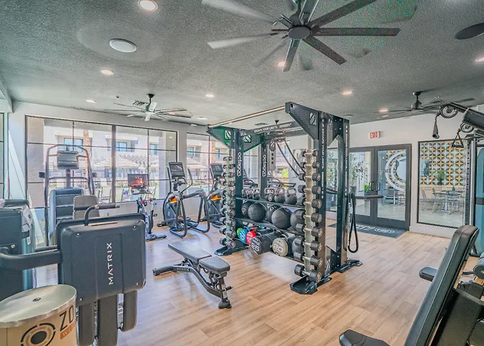 Stadium District Retreat Pool Gym & Westgate * Glendale
