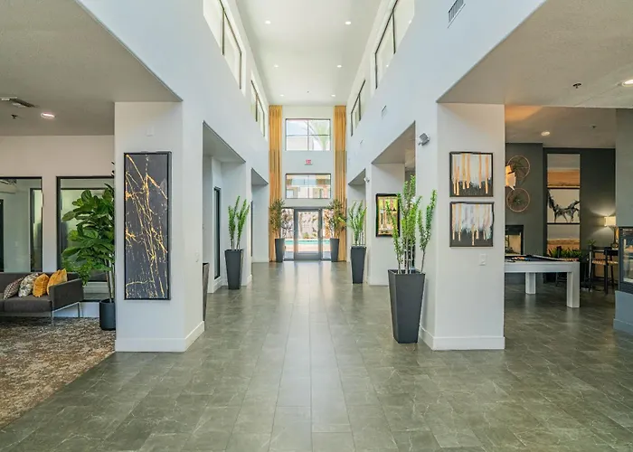 Stadium District Retreat Pool Gym & Westgate Apartment *