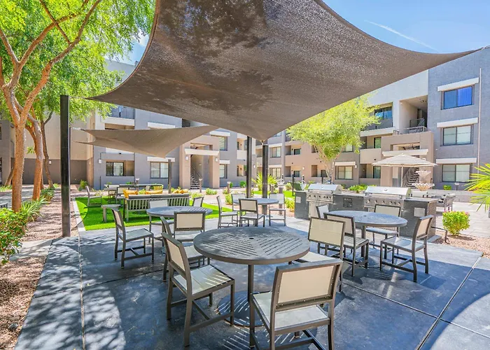 Stadium District Retreat Pool Gym & Westgate Apartment *