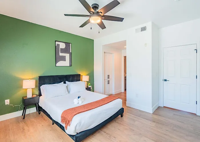 Stadium District Retreat Pool Gym & Westgate Apartment